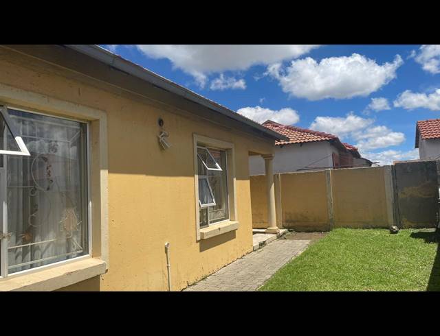 3 BEDROOM FREESTANDING FOR SALE IN SHARON PARK